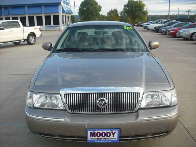 Mercury Grand Marquis 2004 photo 2