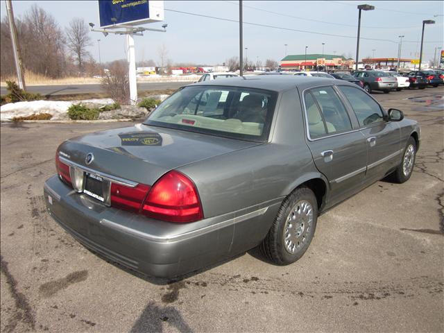 Mercury Grand Marquis 2004 photo 2
