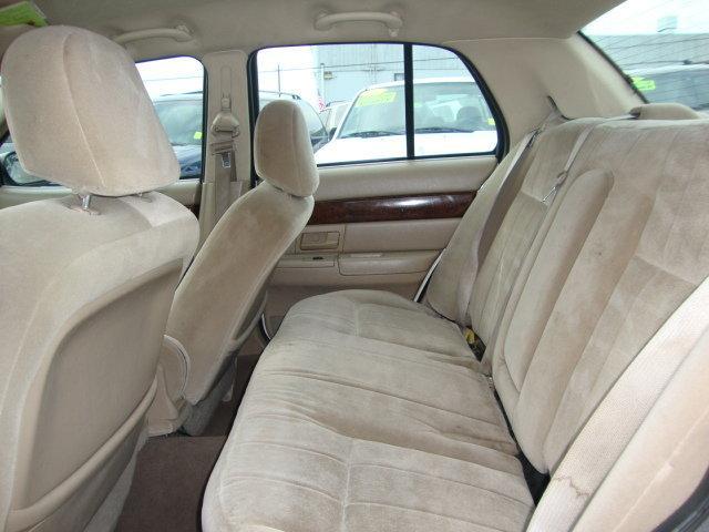 Mercury Grand Marquis 2004 photo 2