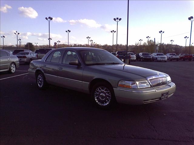 Mercury Grand Marquis 2004 photo 2