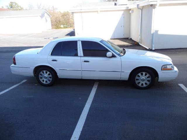 Mercury Grand Marquis 2004 photo 2