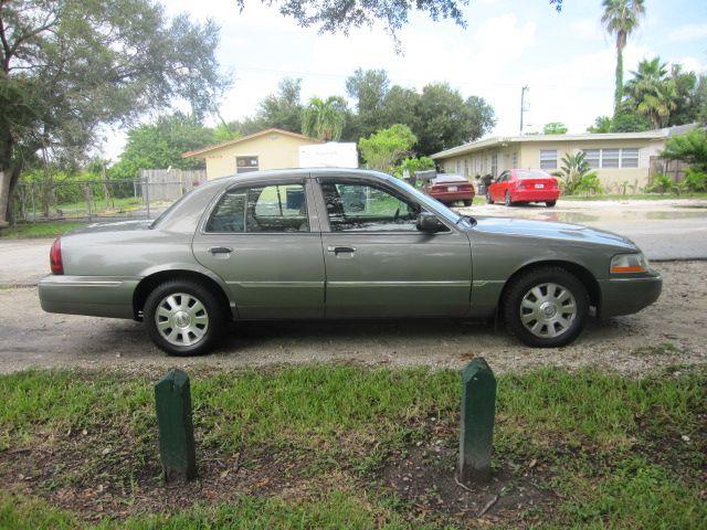 Mercury Grand Marquis 2004 photo 2