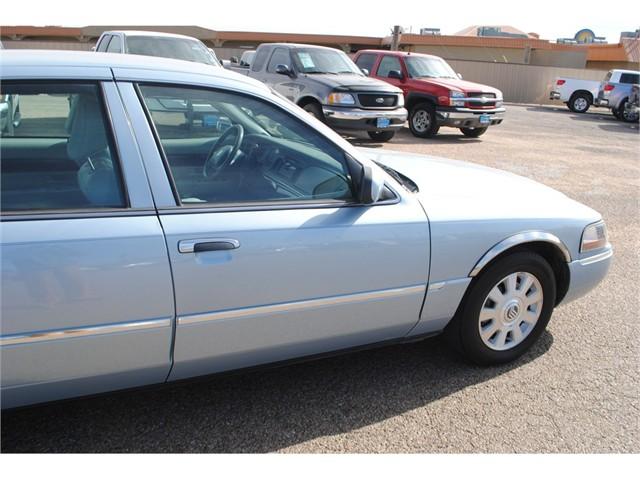 Mercury Grand Marquis 2004 photo 2