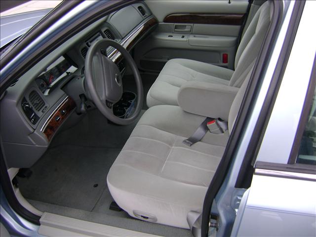 Mercury Grand Marquis 2004 photo 2