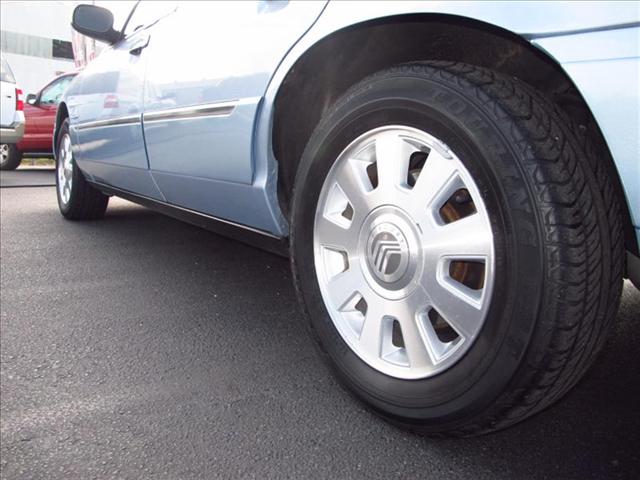 Mercury Grand Marquis 2004 photo 2