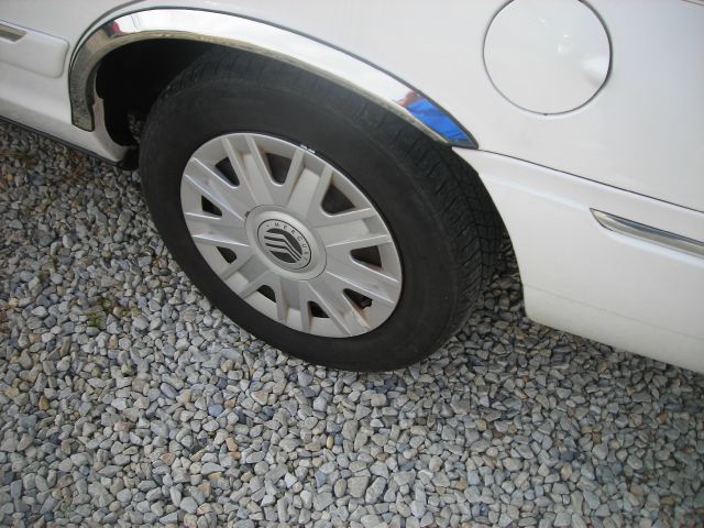 Mercury Grand Marquis 2004 photo 2