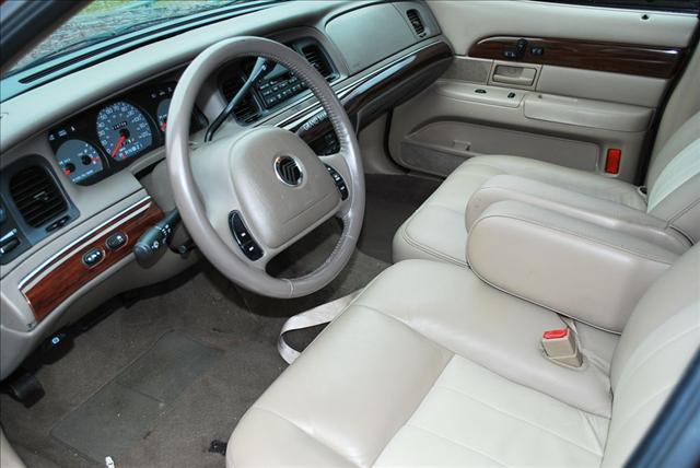 Mercury Grand Marquis 2004 photo 2