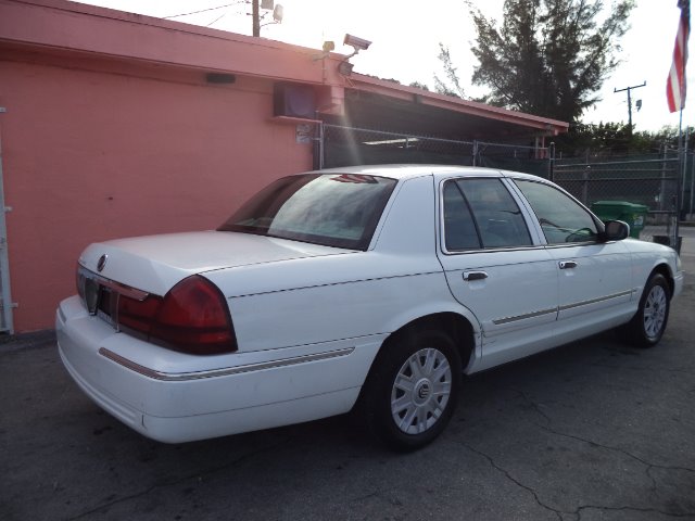Mercury Grand Marquis 2004 photo 2