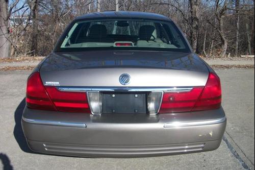 Mercury Grand Marquis 2004 photo 2