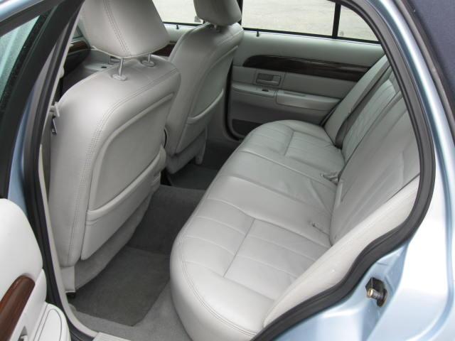 Mercury Grand Marquis 2004 photo 2