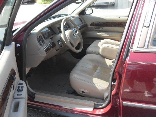 Mercury Grand Marquis 2004 photo 2