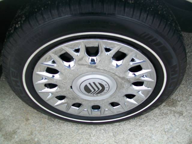 Mercury Grand Marquis 2004 photo 2