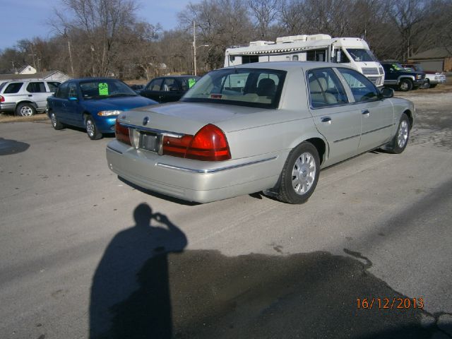 Mercury Grand Marquis 2004 photo 2