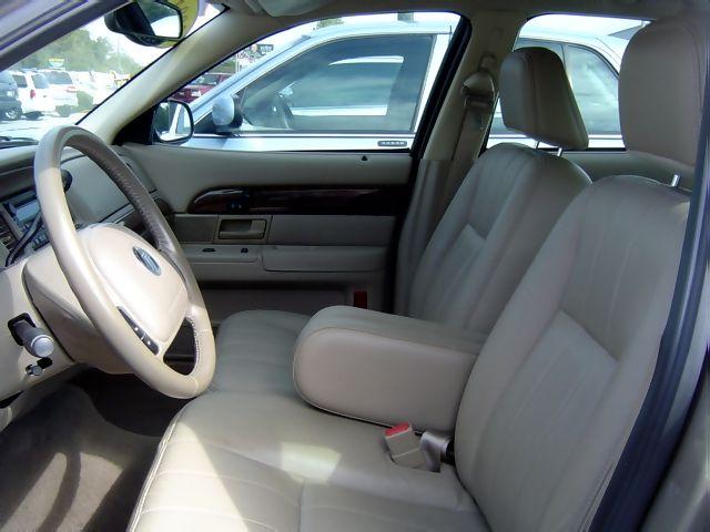 Mercury Grand Marquis 2004 photo 2