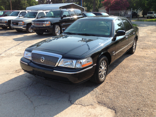 Mercury Grand Marquis 2004 photo 2