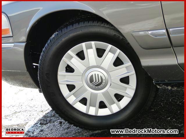 Mercury Grand Marquis 2004 photo 1