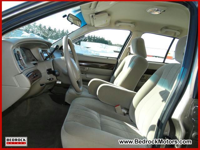 Mercury Grand Marquis 2004 photo 2