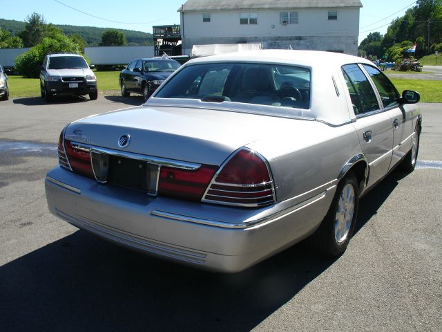 Mercury Grand Marquis 2004 photo 2