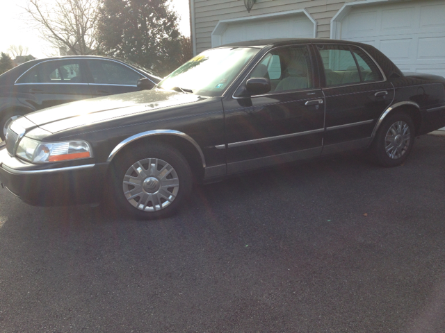 Mercury Grand Marquis 2005 photo 2