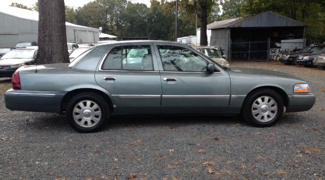 Mercury Grand Marquis 2005 photo 2