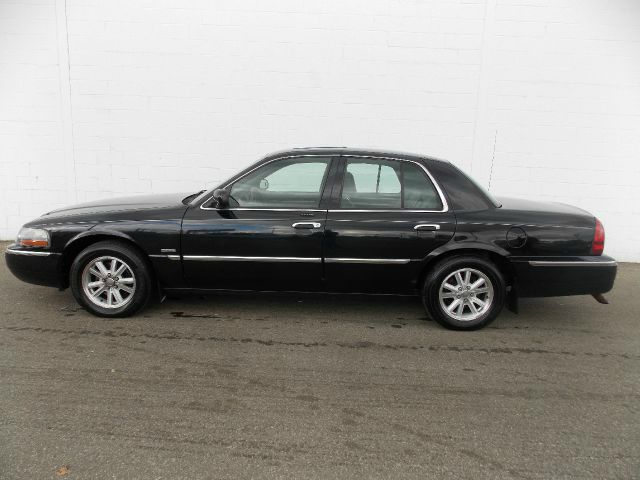 Mercury Grand Marquis 2005 photo 2