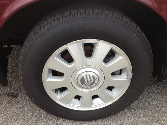 Mercury Grand Marquis 2005 photo 11