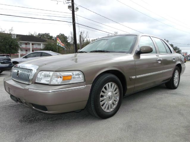Mercury Grand Marquis 2006 photo 2