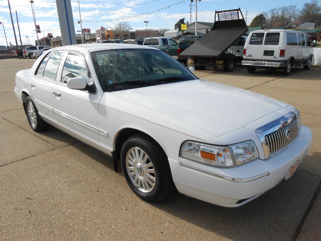 Mercury Grand Marquis 2006 photo 2