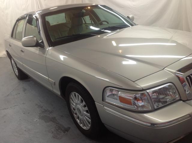 Mercury Grand Marquis 4dr 112 Sedan