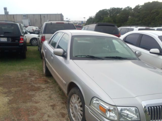 Mercury Grand Marquis 2008 photo 2