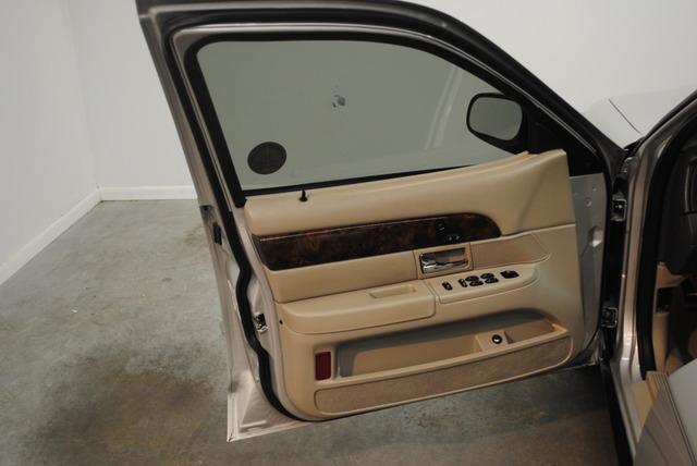 Mercury Grand Marquis XLS Sedan