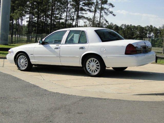 Mercury Grand Marquis 2010 photo 3
