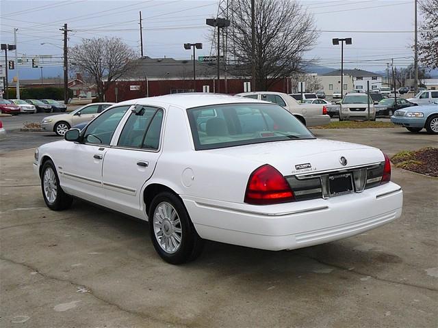 Mercury Grand Marquis 2010 photo 2