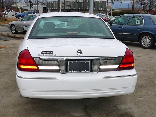 Mercury Grand Marquis 2010 photo 3