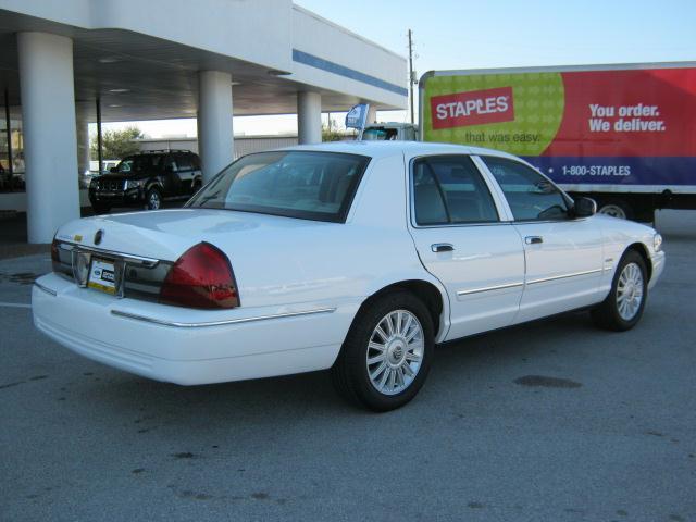 Mercury Grand Marquis 2010 photo 4