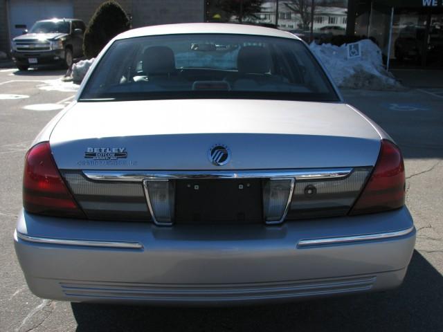Mercury Grand Marquis 2010 photo 3