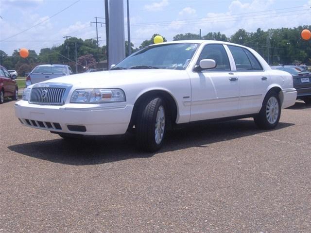 Mercury Grand Marquis 2010 photo 3