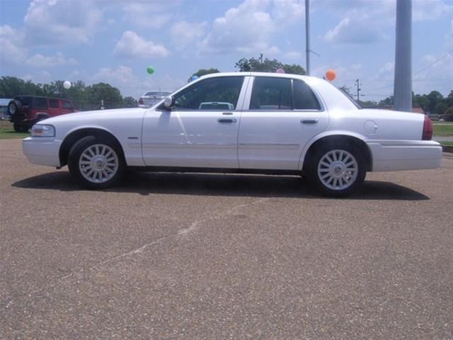 Mercury Grand Marquis 2010 photo 4