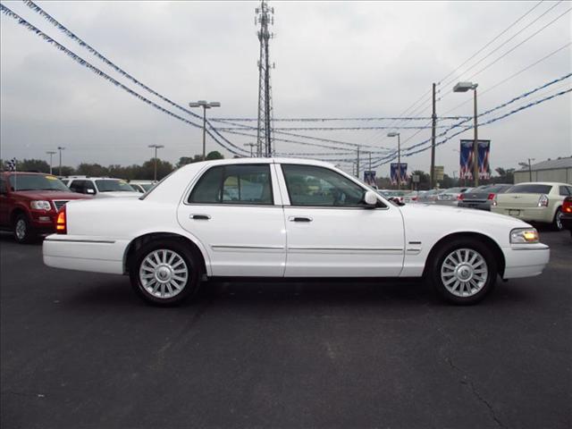 Mercury Grand Marquis 2010 photo 1