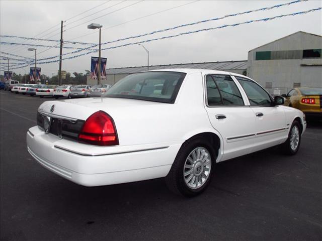 Mercury Grand Marquis 2010 photo 2