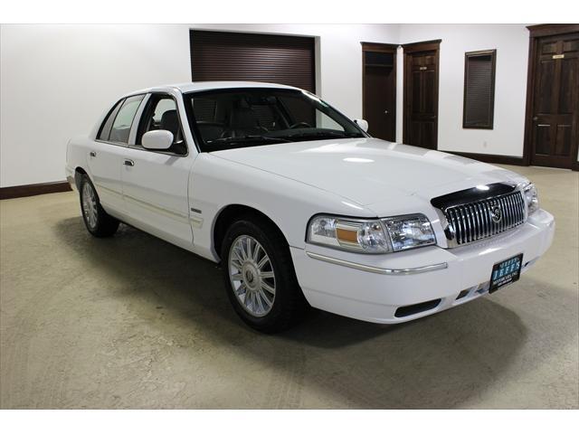 Mercury Grand Marquis 2010 photo 2