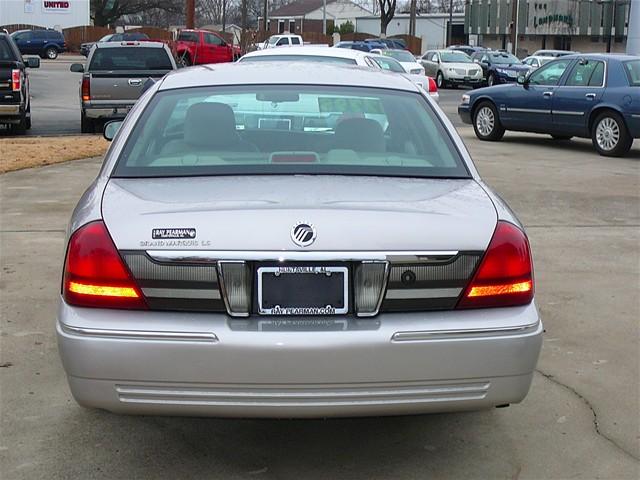 Mercury Grand Marquis 2010 photo 2