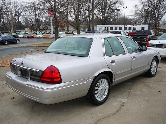 Mercury Grand Marquis 2010 photo 3