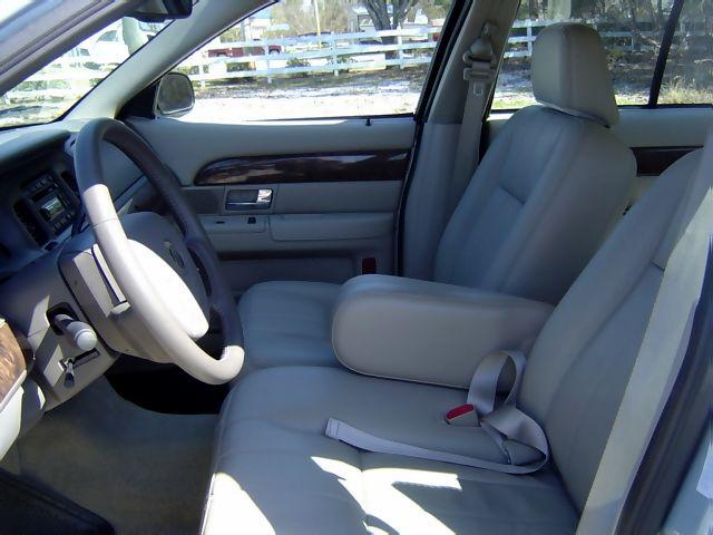 Mercury Grand Marquis 2010 photo 2