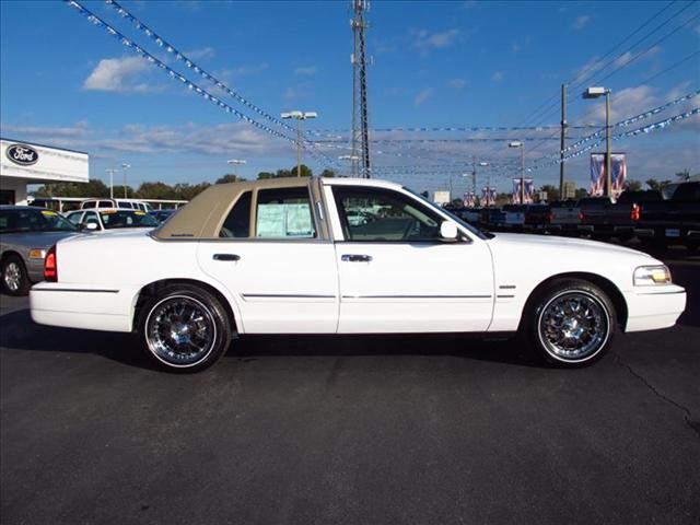 Mercury Grand Marquis 2010 photo 1
