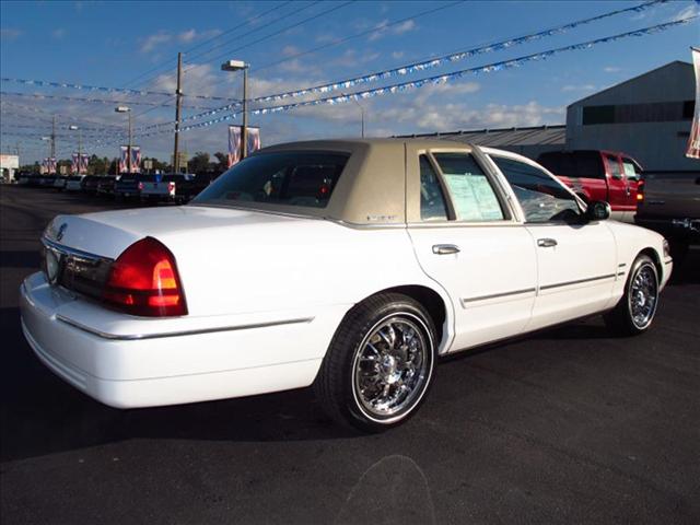 Mercury Grand Marquis 2010 photo 2