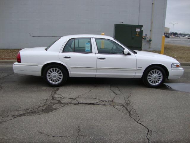 Mercury Grand Marquis 2010 photo 1
