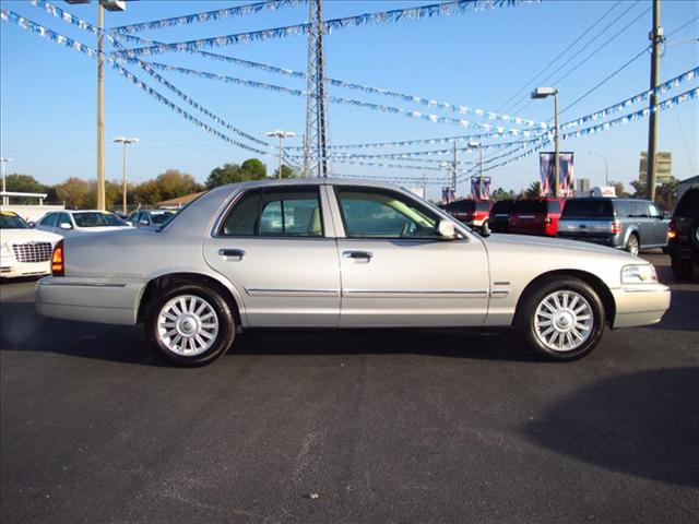 Mercury Grand Marquis 2010 photo 1
