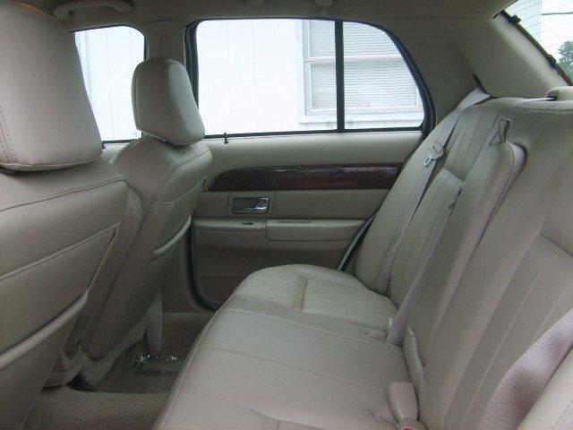 Mercury Grand Marquis 2010 photo 4