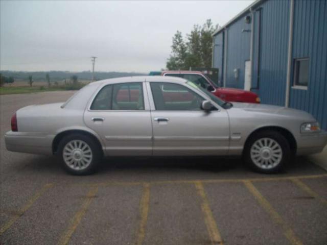 Mercury Grand Marquis 2010 photo 2